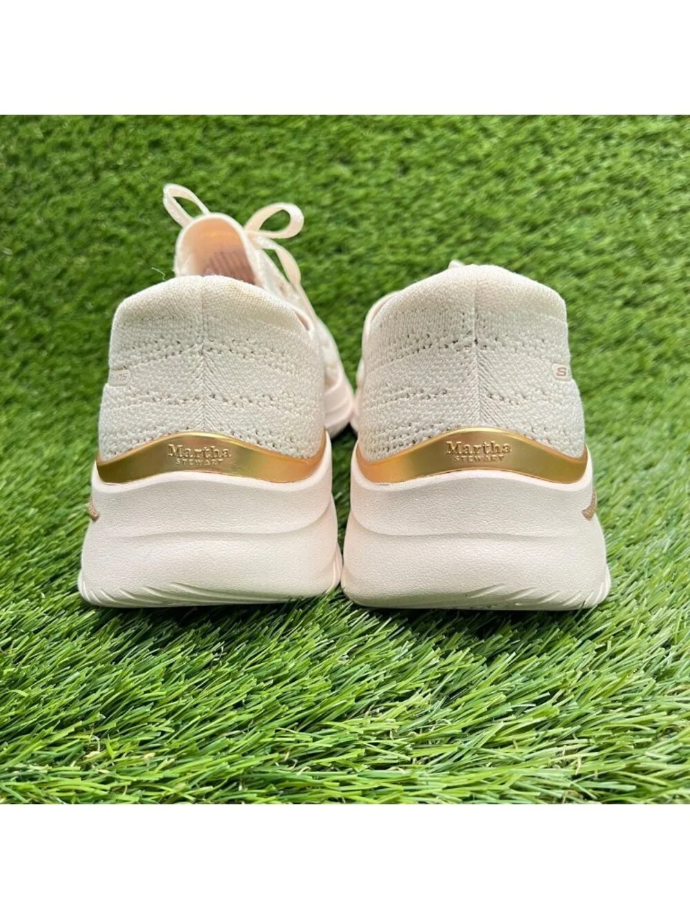 Skechers Arch Fit Ultra Flex 3.0 Womens Size 7.5 Beige Running Shoes Sneakers